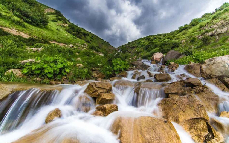 جاهای دیدنی روستای جواهرده؛ مکان های شگفت انگیز از آبشار تا قله های زیبا
