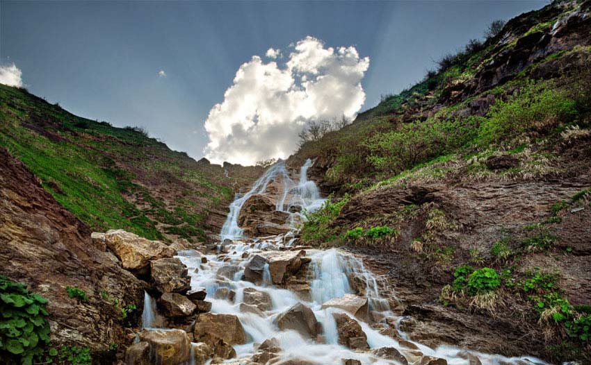 جاهای دیدنی روستای جواهرده؛ مکان های شگفت انگیز از آبشار تا قله های زیبا